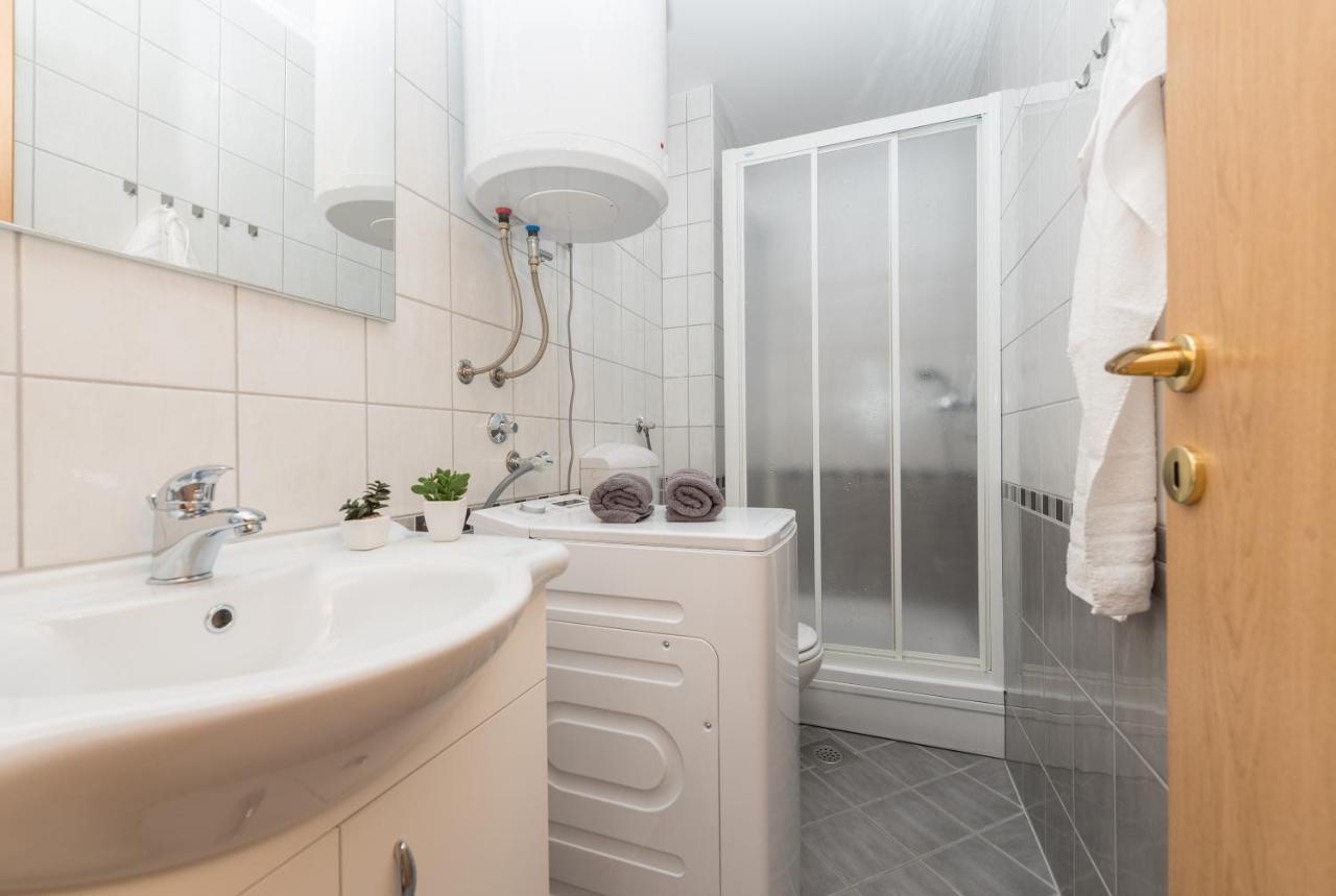 Deluxe 3 Bedroom Apartment With Sea View Baška Voda Buitenkant foto
