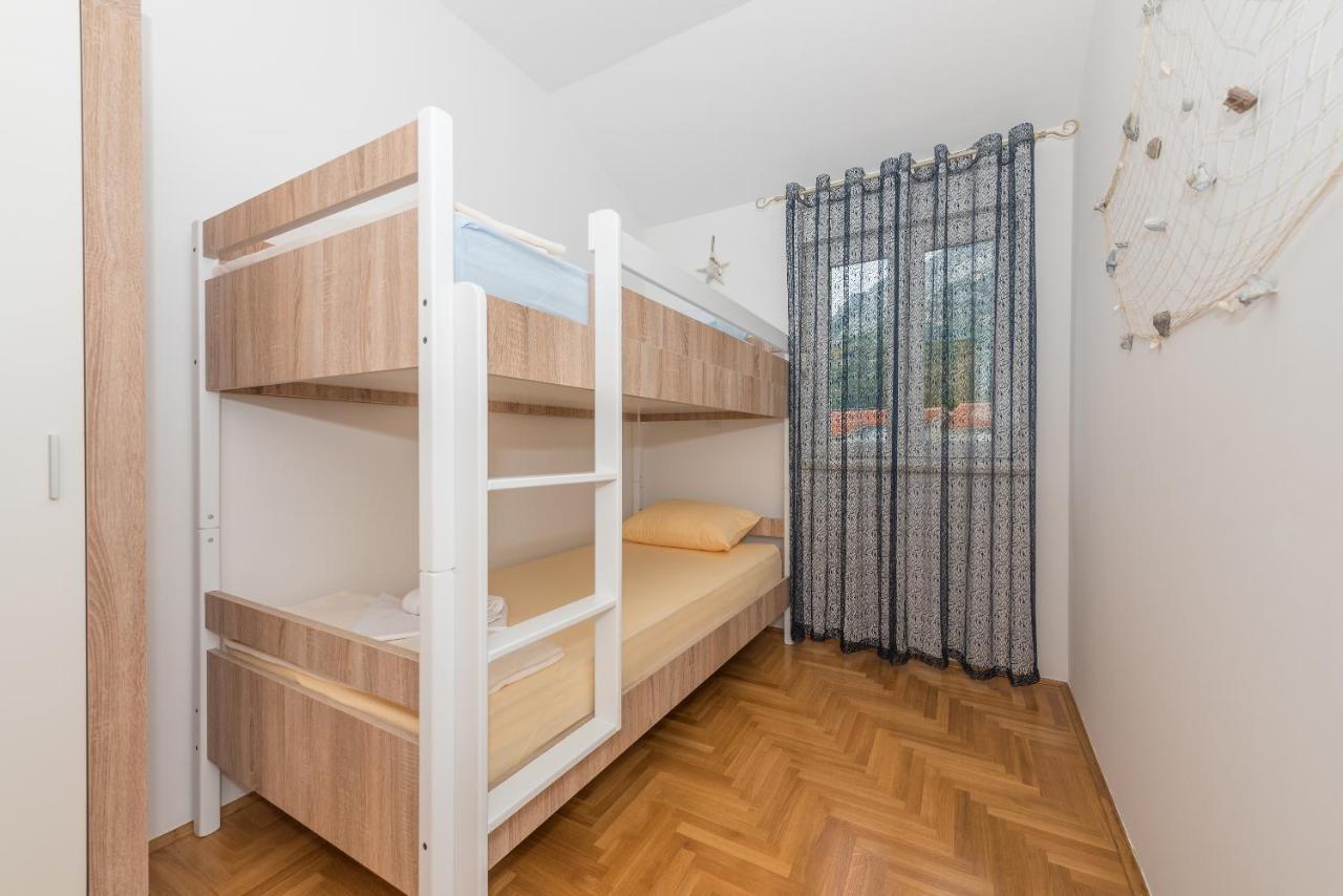 Deluxe 3 Bedroom Apartment With Sea View Baška Voda Buitenkant foto