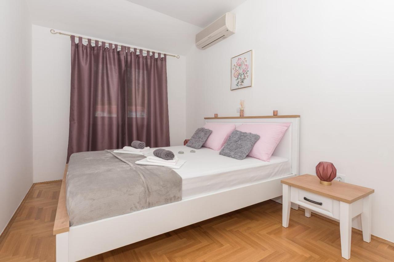 Deluxe 3 Bedroom Apartment With Sea View Baška Voda Buitenkant foto