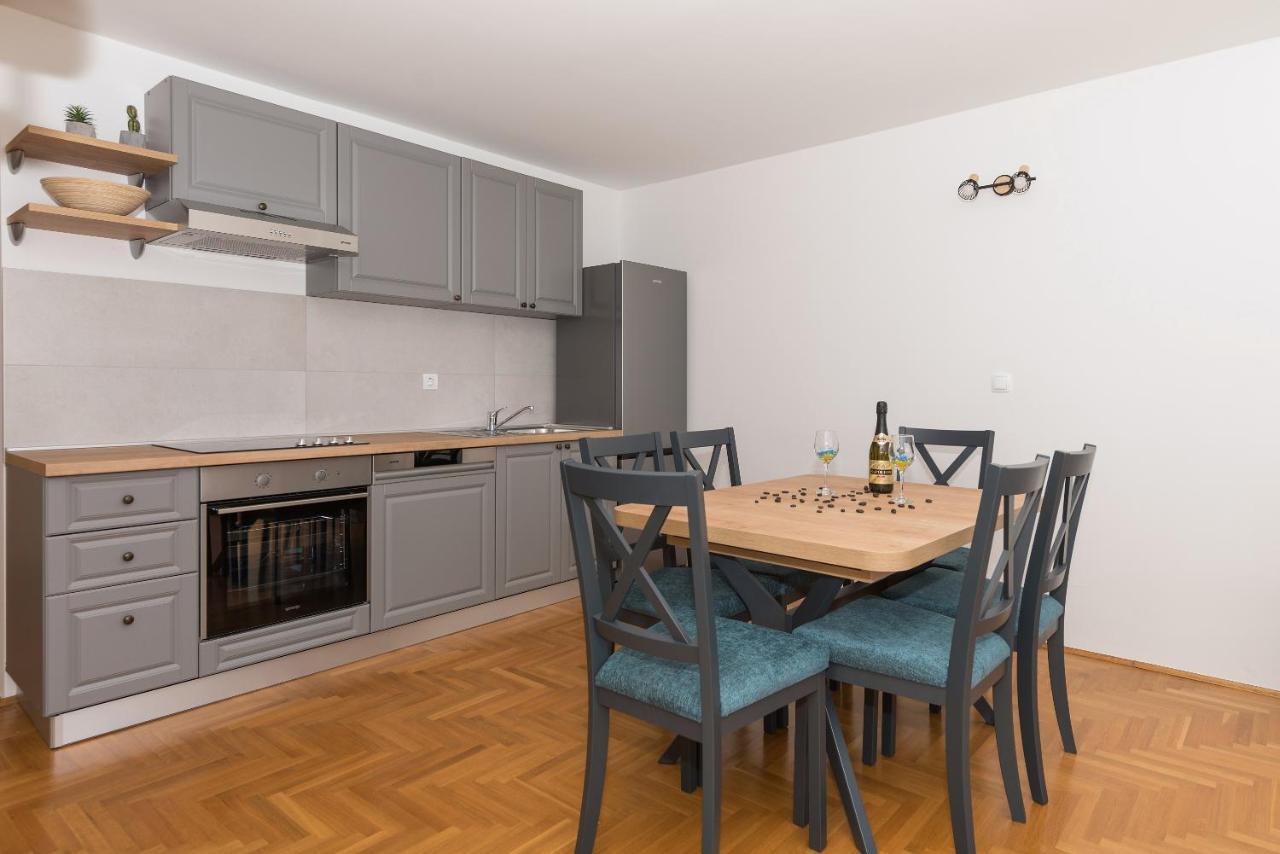 Deluxe 3 Bedroom Apartment With Sea View Baška Voda Buitenkant foto